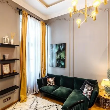 Apartment Luxury Andrassy 2 Bedroom