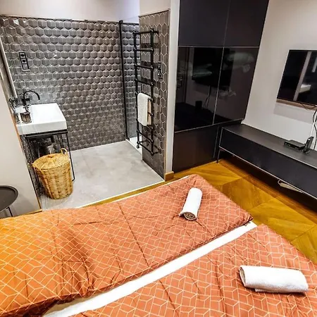 Luxury Andrassy 2 Bedroom *