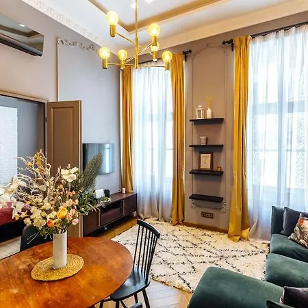 Apartment Luxury Andrassy 2 Bedroom