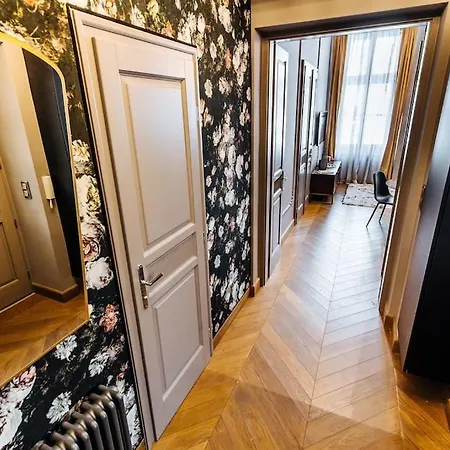 Luxury Andrassy 2 Bedroom *