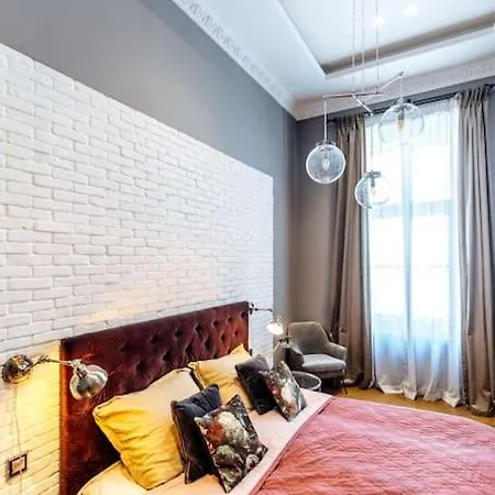 Luxury Andrassy 2 Bedroom Apartment Budapest