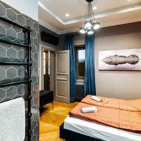 Apartment Luxury Andrassy 2 Bedroom Budapest