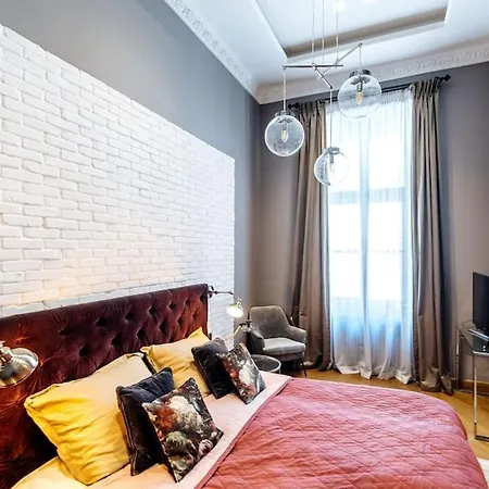 Luxury Andrassy 2 Bedroom Apartment
